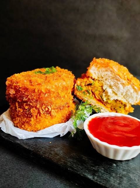 Kurkure Burger (कुरकुरे बर्गर)